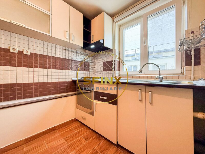 Gara de Est, 2 camere, bloc anvelopat, centrala termica